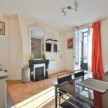 6-person With 3 Beds Champs-elysees *