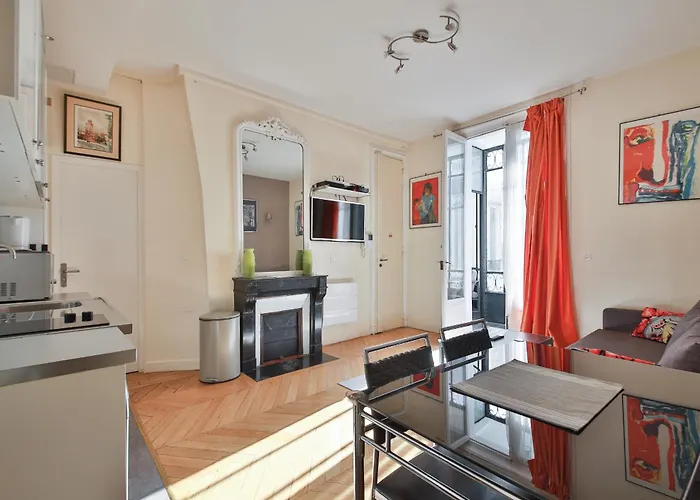 6-person With 3 Beds Champs-elysees *